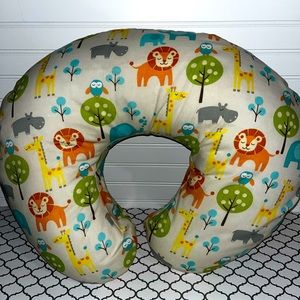 Baby Boppy Pillow with Changeable Pillow Covering.